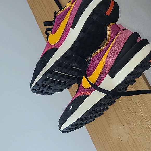 Nike Women's Waffle 1 Vibrant Pink and Black Sneakers with Yellow Swoosh - Picture 6 of 8